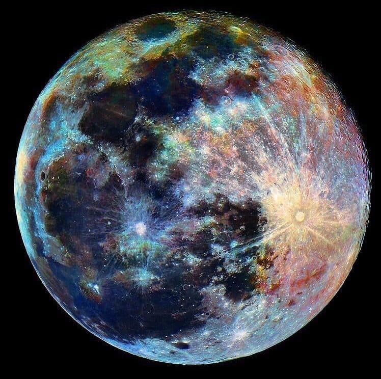 La Luna in falsi colori mineralogici
